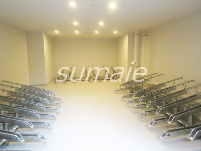 ＤＩＰＳ十条仲原ＥＡＳＴのその他共用部分|屋根付の自転車置き場です！