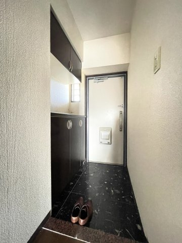 ピアコート春日部緑町の玄関
