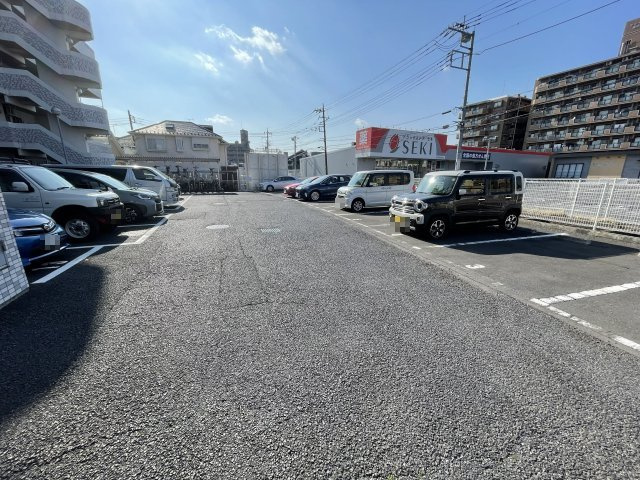 ピアコート春日部緑町の駐車場