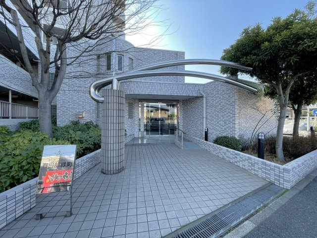 ピアコート春日部緑町のエントランス