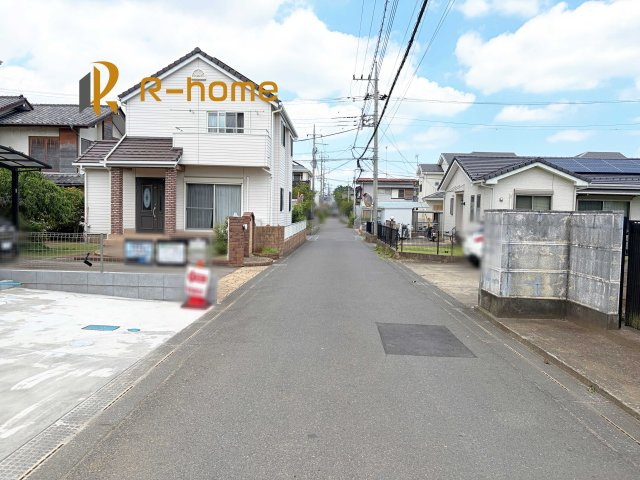 稲敷郡阿見町うずら野2丁目　新築戸建て　A号棟の前面道路含む現地写真|堂々！建物完成♪実際のお部屋をご見学可能です♪
ご見学が一番の資料！お気軽にお問い合わせ下さい♪