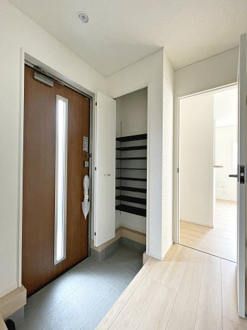 新築戸建・新築建売　郡山市安積町笹川第7　永盛小・安積中のキッチン|3口コンロ+グリルで同時に複数お料理ができ効率よく進められます！