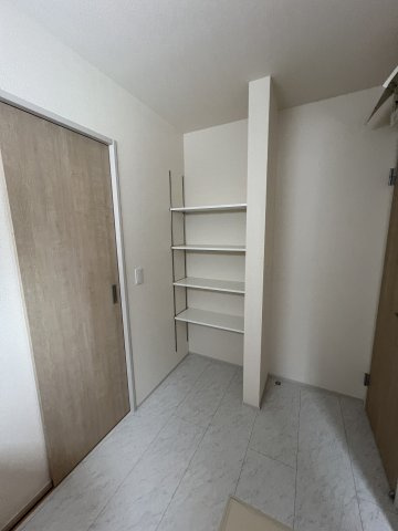 あきる野市伊奈　新築戸建全15棟の収納|収納スペースがたくさんあるので、タオルや着替えをスムーズに取り出せたり、日用品のストックを確保しやすくなったりするため使い勝手が良くなります♪