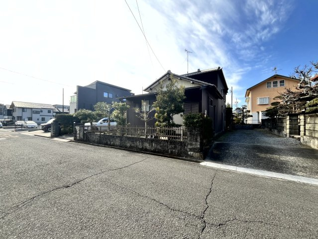 葵区昭府1丁目　売地の外観|周りには高い建物も少なく解放感のある立地となっています
