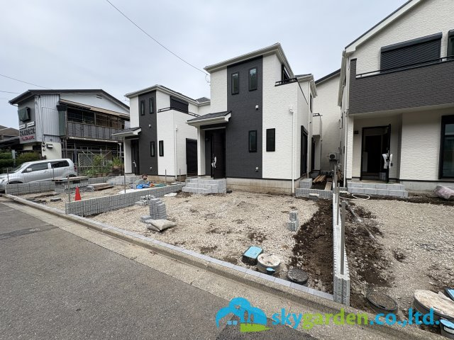 藤沢市大庭5221番　新築戸建　全3棟 B号棟の前面道路含む現地写真|前面道路含む現地写真です