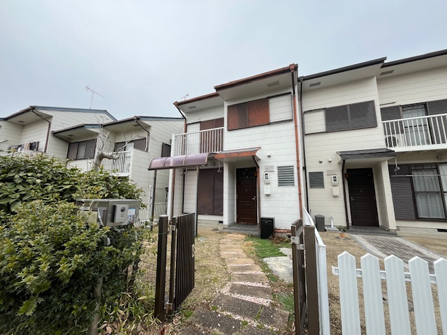 ガーデンハウス光明台第2住宅のエントランス