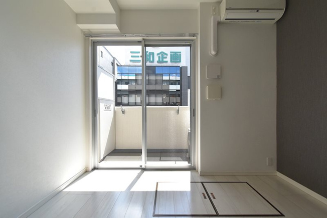 【寝室】スプランディッド新大阪DUE