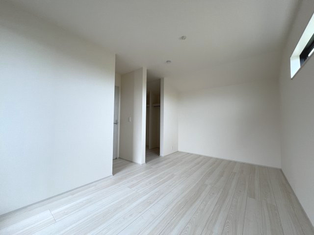 あきる野市伊奈　新築戸建全15棟の洋室|【洋室2】広々8.0帖