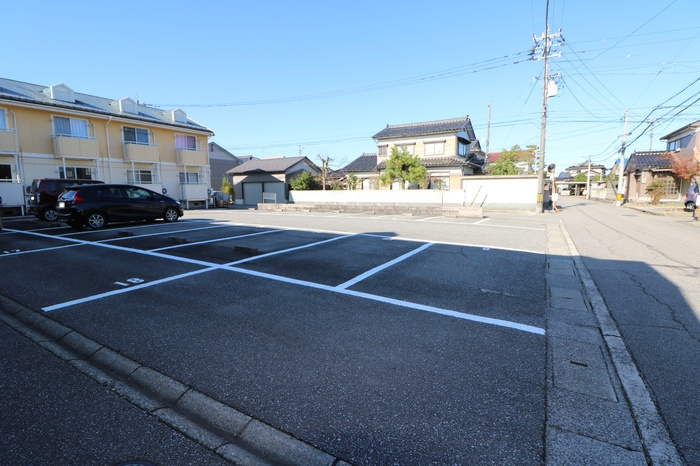 セジュール・ユタカ　Ｂ棟の駐車場
