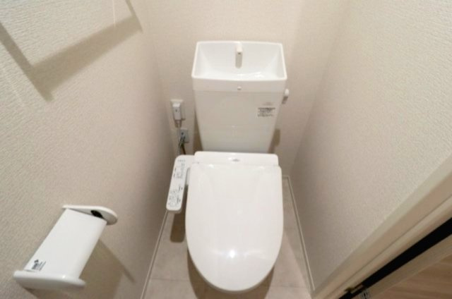 D-Invest栄町のトイレ