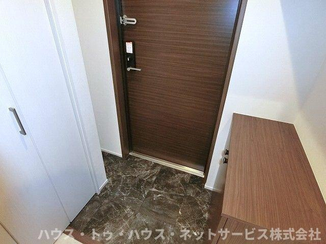 Ｙ・ノヴェル　Ｂ棟の玄関