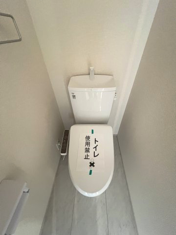 あきる野市伊奈　新築戸建全15棟のトイレ|2階温水シャワートイレ