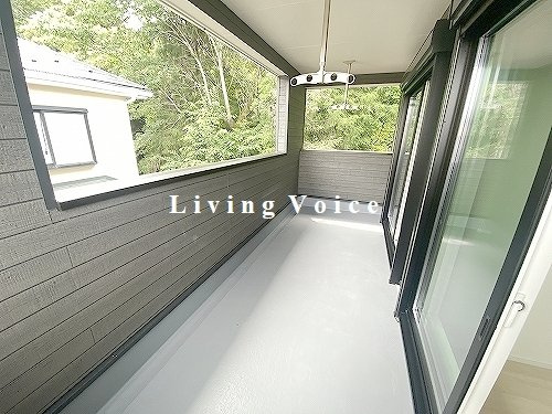 【バルコニー】 | 【仲介手数料０円】秦野市堀西第24　新築一戸建て　全2棟 | 秦野市堀西第24　新築一戸建て　全2棟