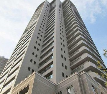 OAPレジデンスタワー 東館の外観