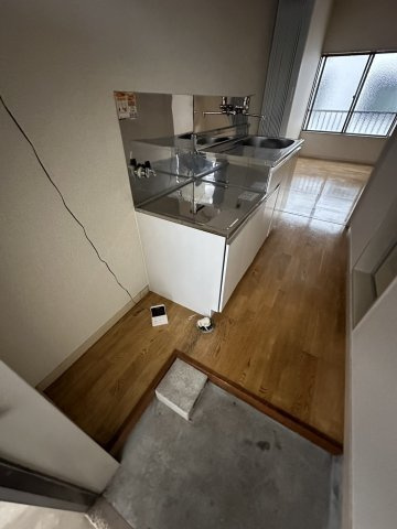 コーポ家根松の玄関