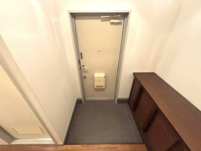 ハイム屋敷本　の玄関