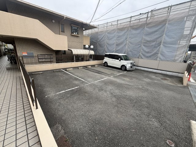 ハイム屋敷本　の駐車場