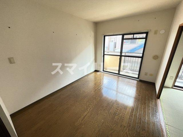 マーリーズホームの居間・リビング