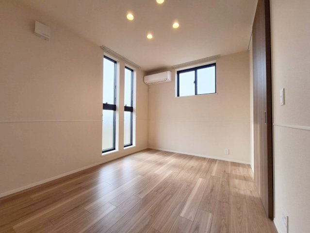 Ｙ’ｓ　Ｆ　Ｒｅｓｉｄｅｎｃｅ　Ⅱの洋室