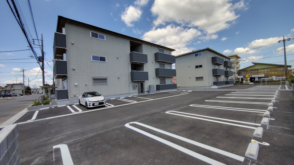 D-Invest栄町
