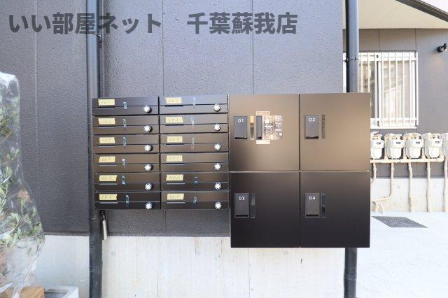 Lyk神明町のロビー|宅配ボックスがあると、自分の時間を有効活用できますね！