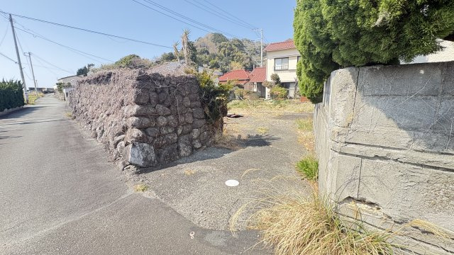 売土地　伊豆市小土肥の周辺|風の強い日でも快適に過ごせるよう、細やかな設計が施されています。