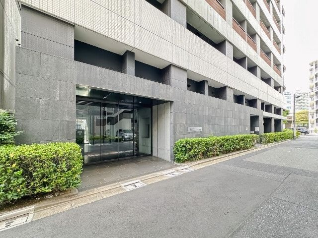 レジディア芝浦ＫＡＩＧＡＮのエントランス