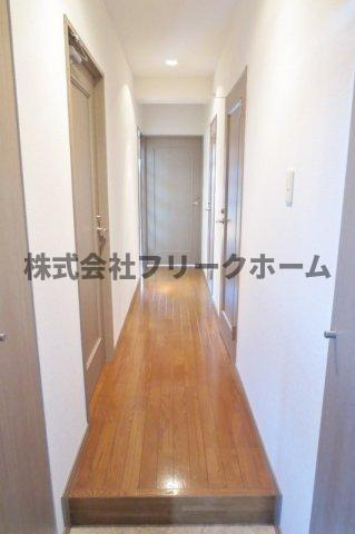 武蔵野市中町２丁目の賃貸マンションの玄関