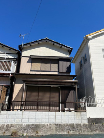【室内きれいでエアコン付き】高知市神田　中古一戸建ての外観|リフォーム済みで即入居OK。広々14LDKと家事ラク動線が魅力の住まい♪