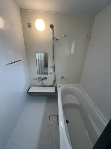 あきる野市伊奈　新築戸建全15棟の浴室|のびのび１坪タイプバスルーム。お子様と一緒に入っても足を伸ばしてゆっくり入れますよ♪