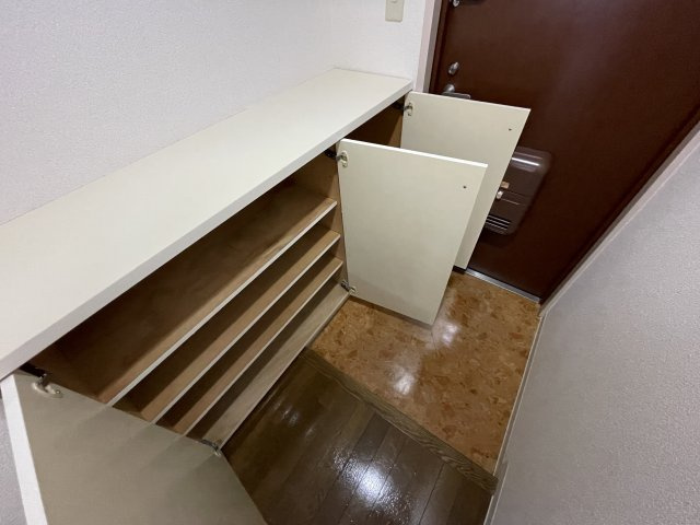 メゾンエビハラの玄関|別号室参考写真です。