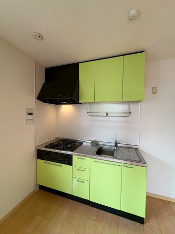 シャーメゾン逆瀬川A棟のキッチン|きれいなキッチンです