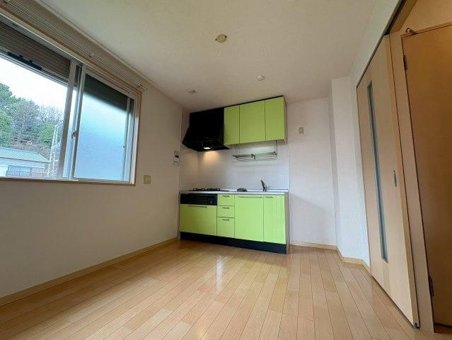 シャーメゾン逆瀬川A棟の居間・リビング|使いやすい居間です