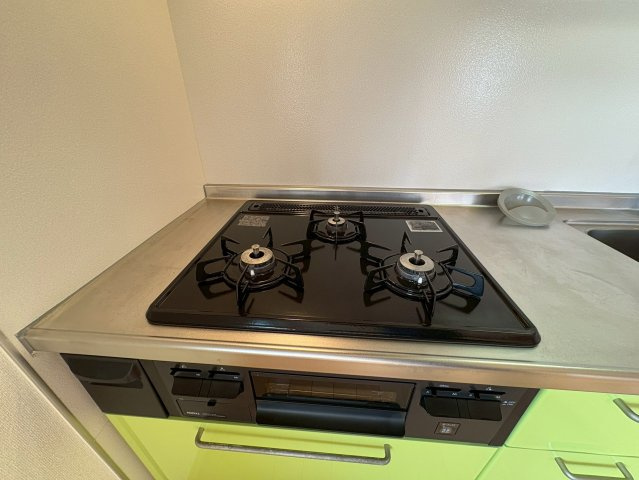 シャーメゾン逆瀬川A棟のキッチン|お料理しやすいキッチンです