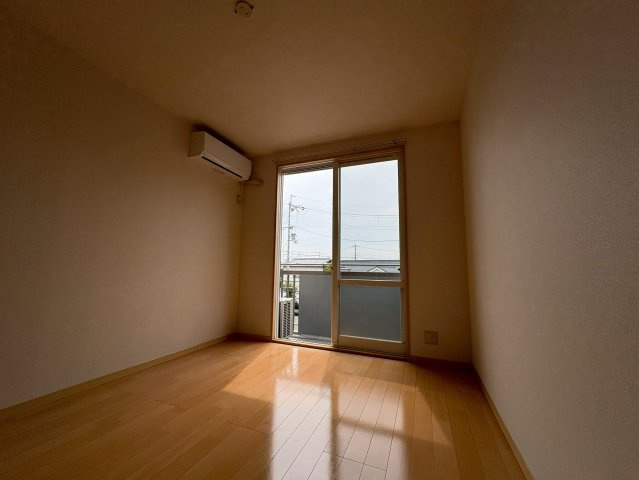 シャーメゾン逆瀬川A棟の居間・リビング|ゆったり過ごせるリビングです