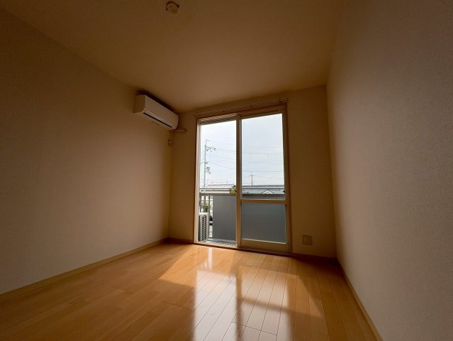 シャーメゾン逆瀬川A棟の居間・リビング|ゆったり過ごせる居間です