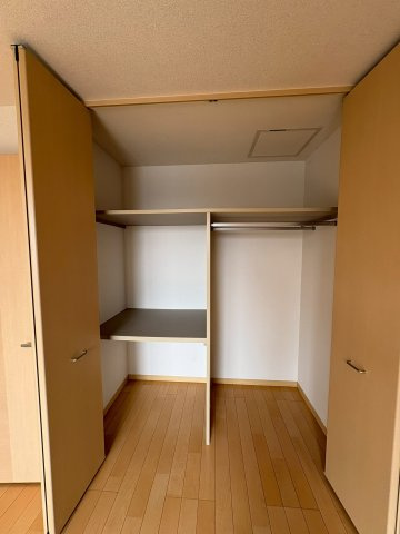 シャーメゾン逆瀬川A棟の収納|大きなものも収納できそうです