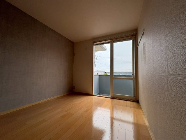 シャーメゾン逆瀬川A棟の居間・リビング|こちらのリビングで趣味の時間をお楽しみください