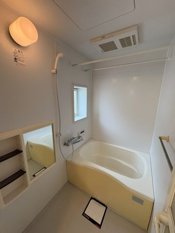 シャーメゾン逆瀬川A棟の浴室|落ち着いた空間のお風呂です