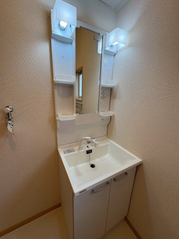 シャーメゾン逆瀬川A棟の洗面所|洗面所です