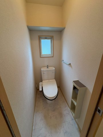 シャーメゾン逆瀬川A棟のトイレ|シンプルで使いやすいトイレです