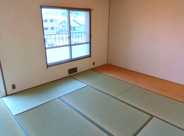 東仁川団地四号棟の和室|和みのあるお部屋でゆっくりお過ごしいただけます。