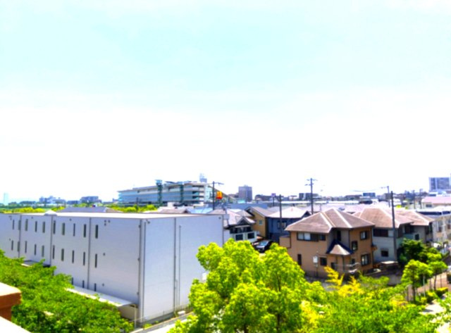 東仁川団地四号棟の展望|南側バルコニーから望む　見晴らしのいい景観が心を和ませてくれます。