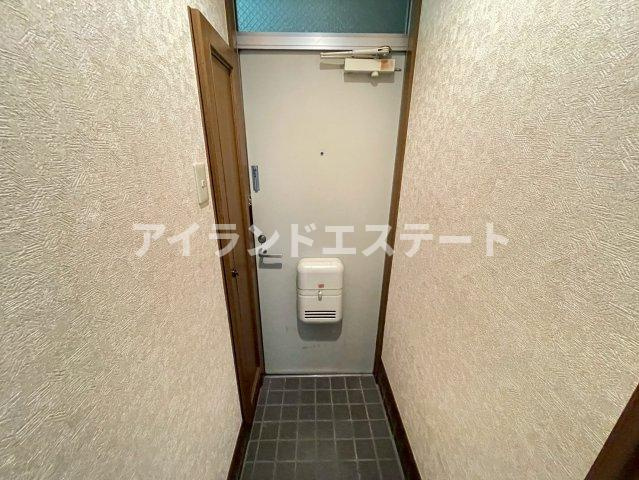 アパートメント駒沢　の玄関