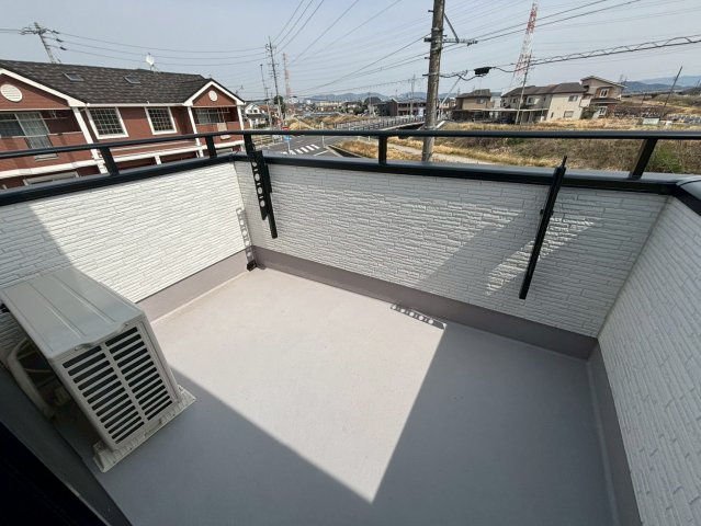 林島築浅純白多機能戸建のバルコニー