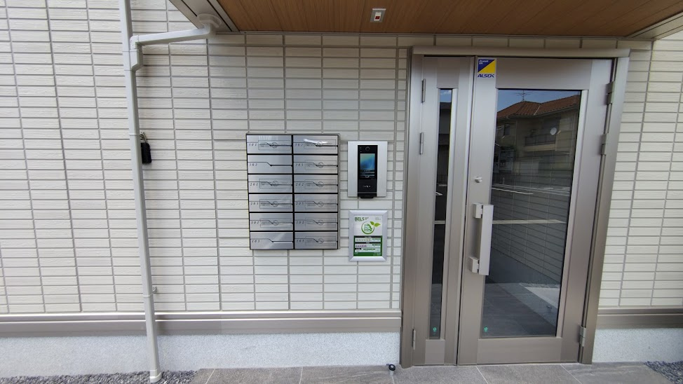 D-Invest栄町のエントランス