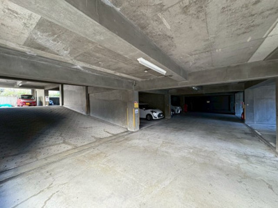【駐車場】 | フェルティ・メイツ泉ヶ丘参番館 | 敷地内の駐車場です。最新の空き状況はご確認ください♪