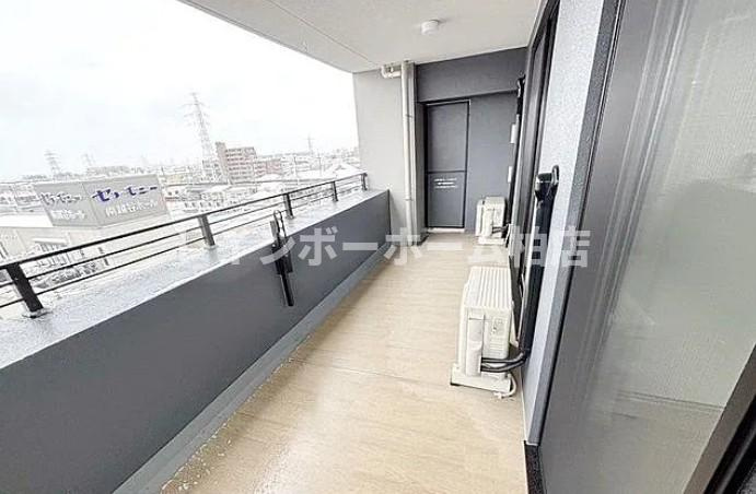 特典：仲介手数料が無料です!!のバルコニー|陽当たり良好なバルコニーです