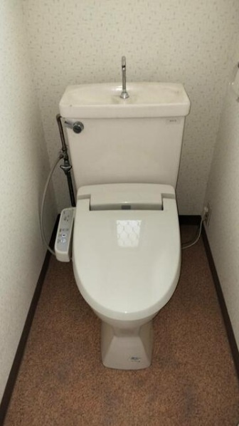 深谷市畠山　中古住宅のトイレ