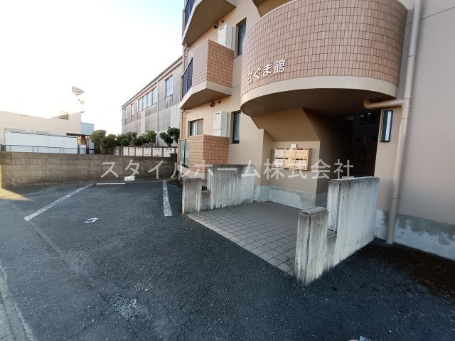 こぐま館の駐車場